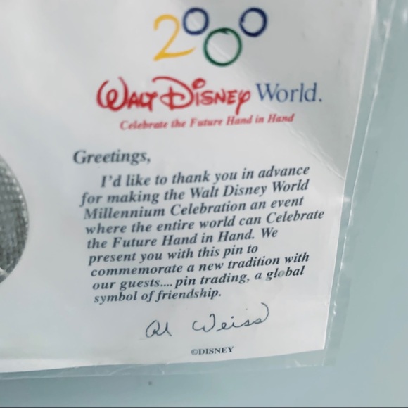 Celebrate The Future Hand In Hand - Walt Disney World Millennium Friendship Pin - Picture 4 of 8